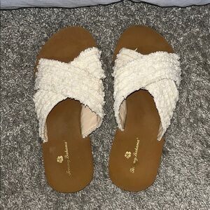 Tommy Bahama Cream Sandals Slip-On Comfort